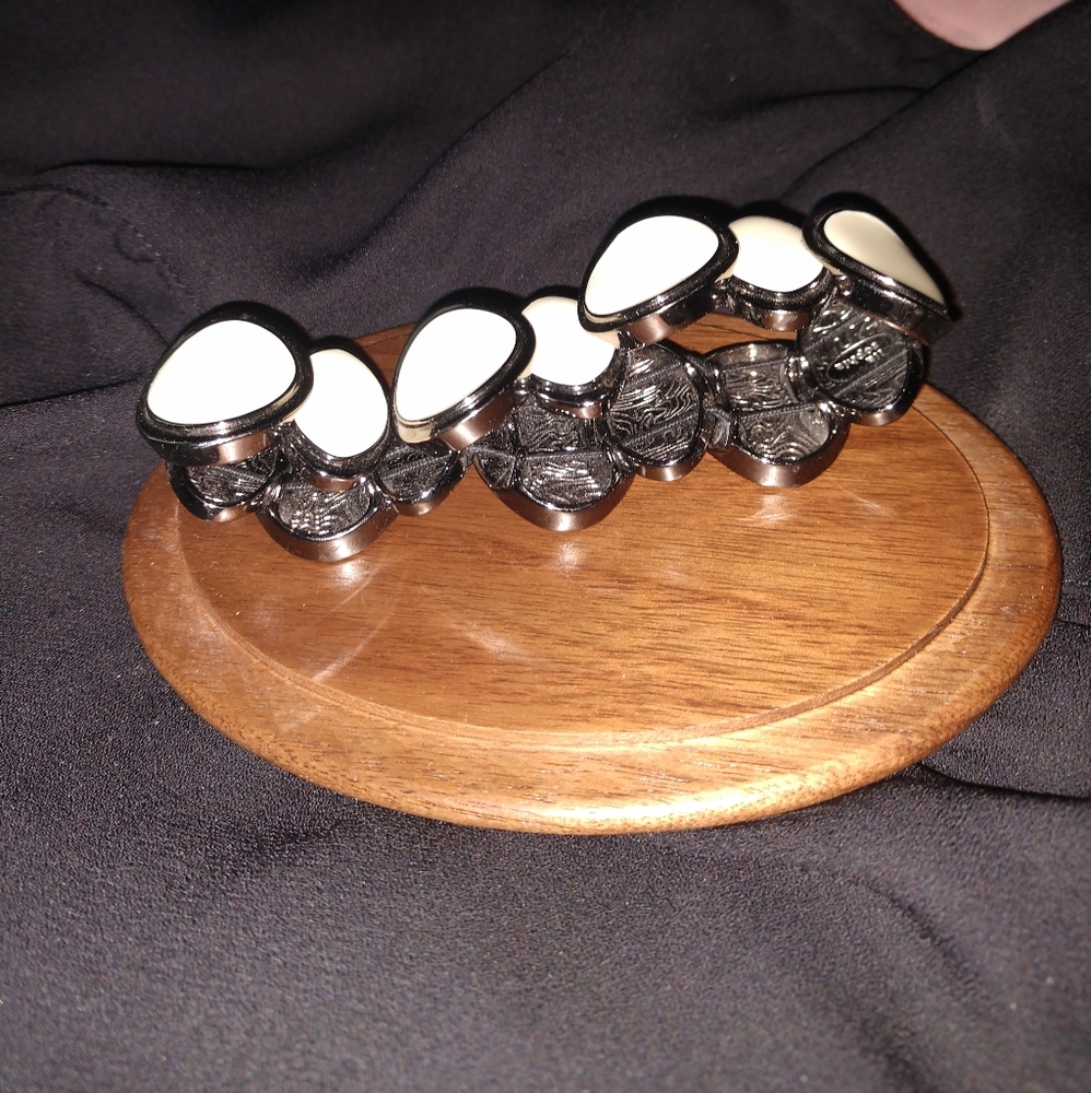 Lia Sophia bracelet white